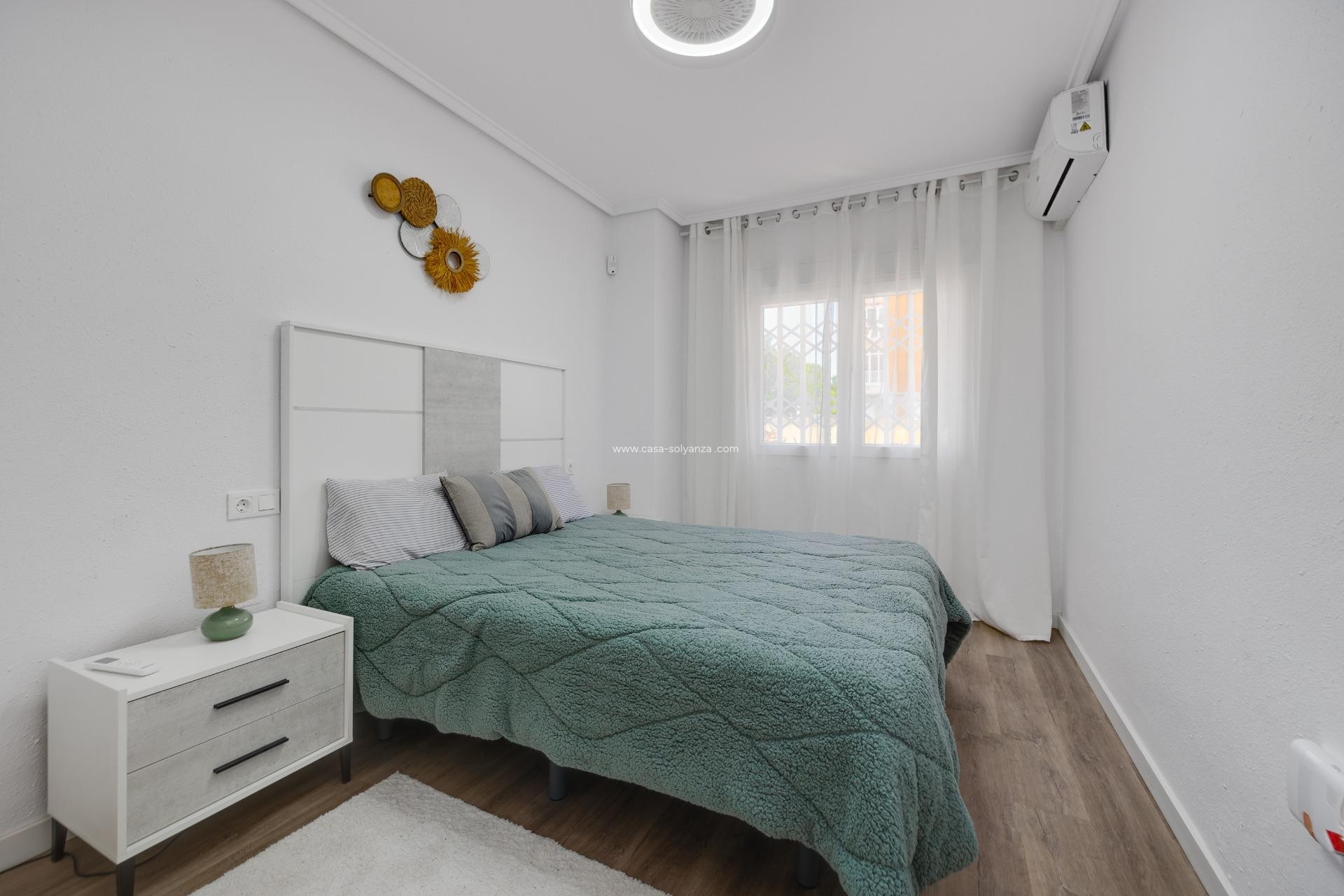 Herverkoop - Appartement / flat - Torrevieja - Estacion Autobuses