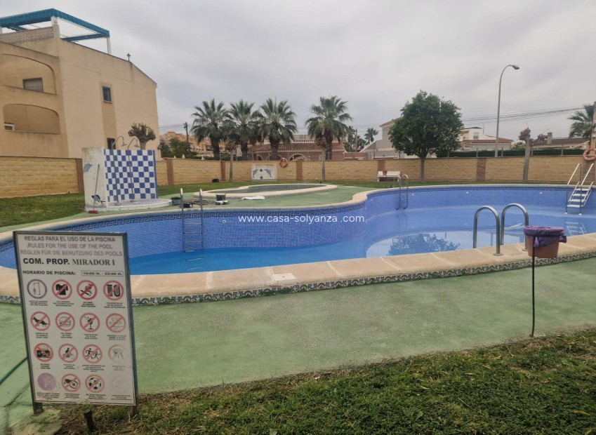 Herverkoop - Appartement / flat - Torrevieja - La Siesta