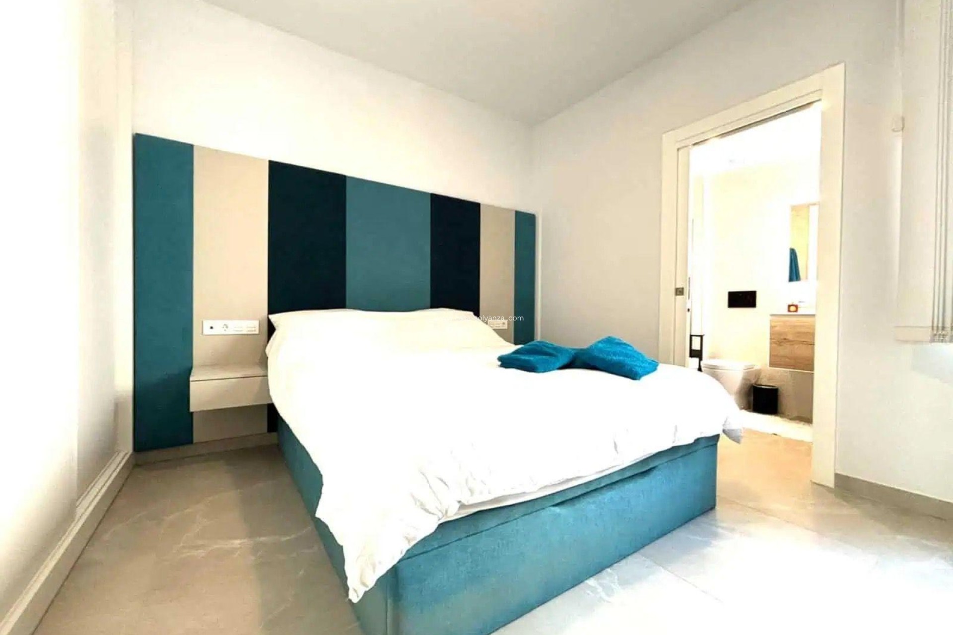 Herverkoop - Appartement / flat - Torrevieja - Las Piscinas Naturales