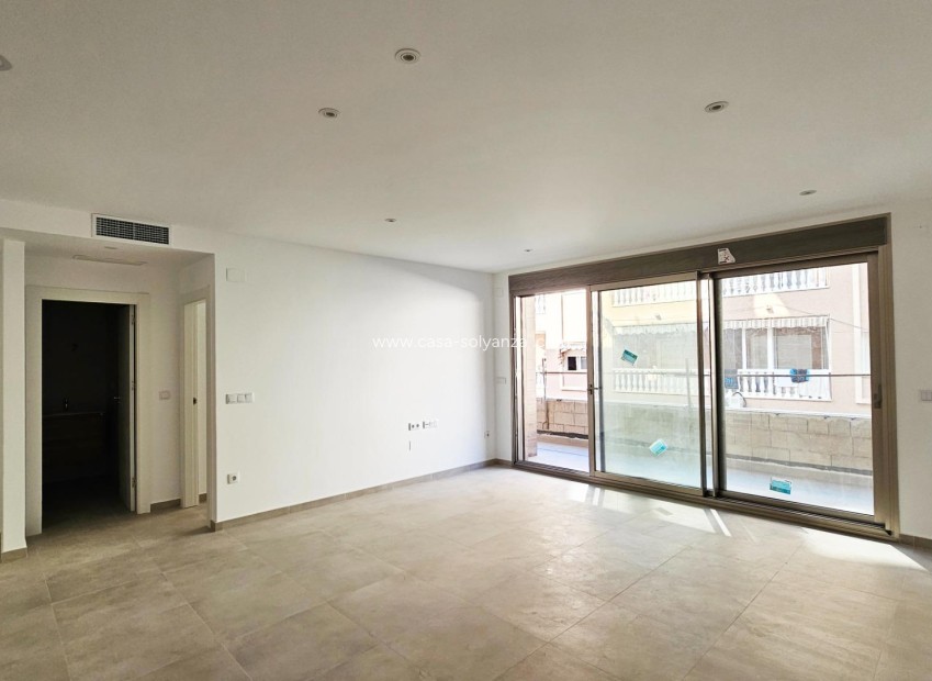 Herverkoop - Appartement / flat - Torrevieja - Paseo Maritimo