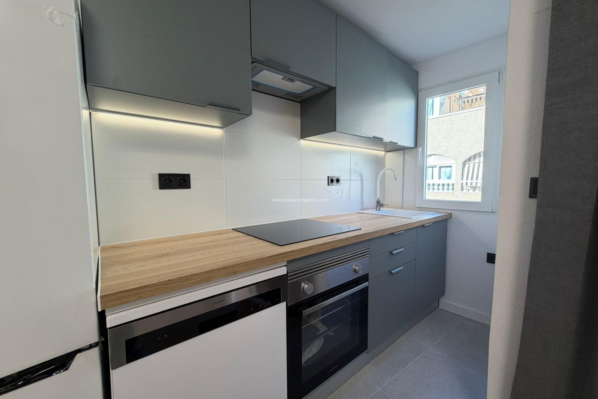 Herverkoop - Appartement / flat - Torrevieja - Playa de los Locos