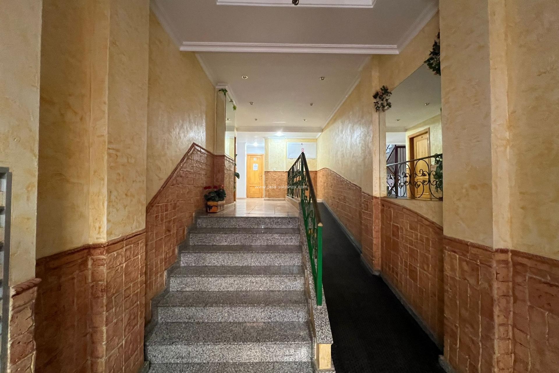 Herverkoop - Appartement / flat - Torrevieja - Playa de los Locos