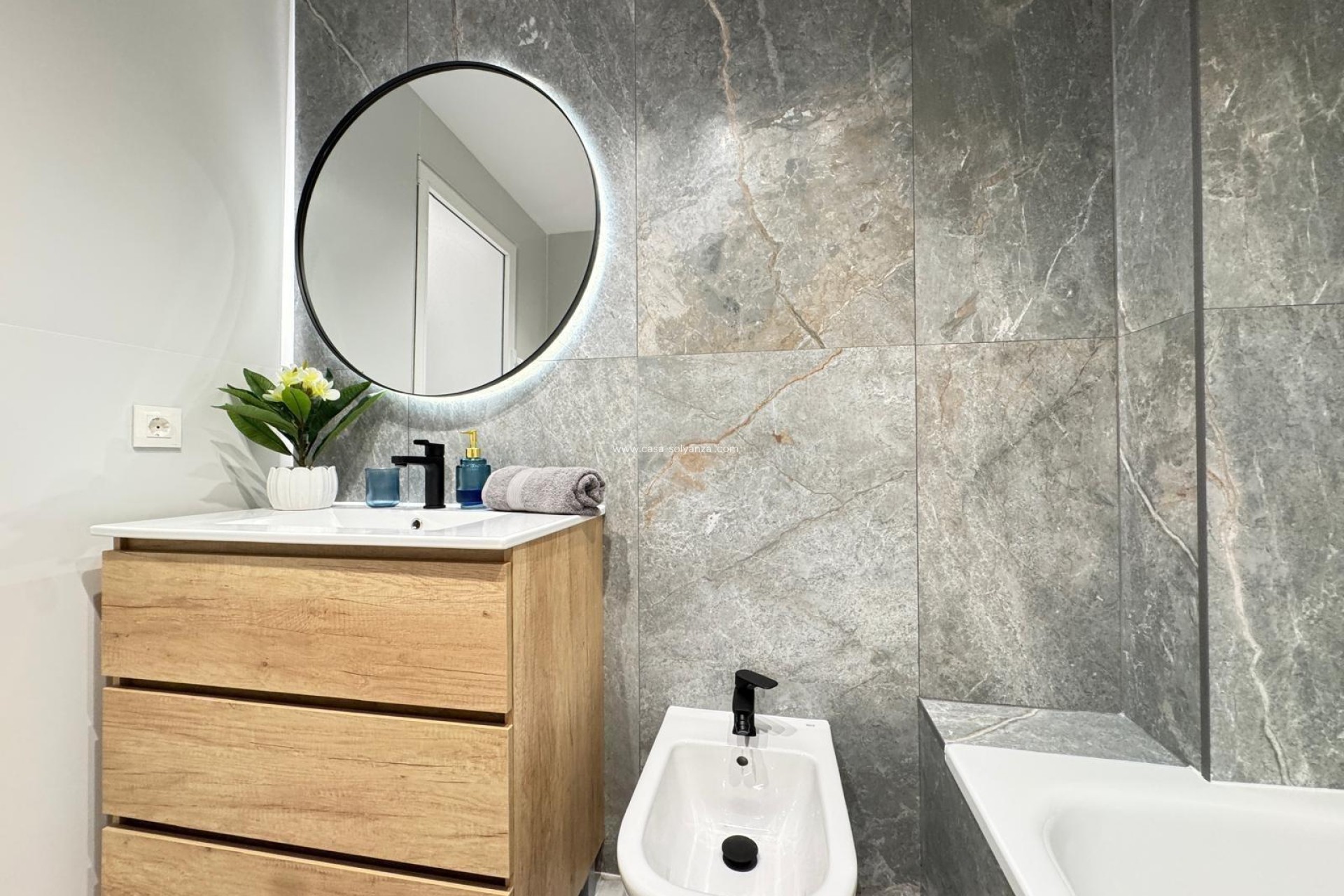 Herverkoop - Appartement / flat - Torrevieja - Playa de los Locos