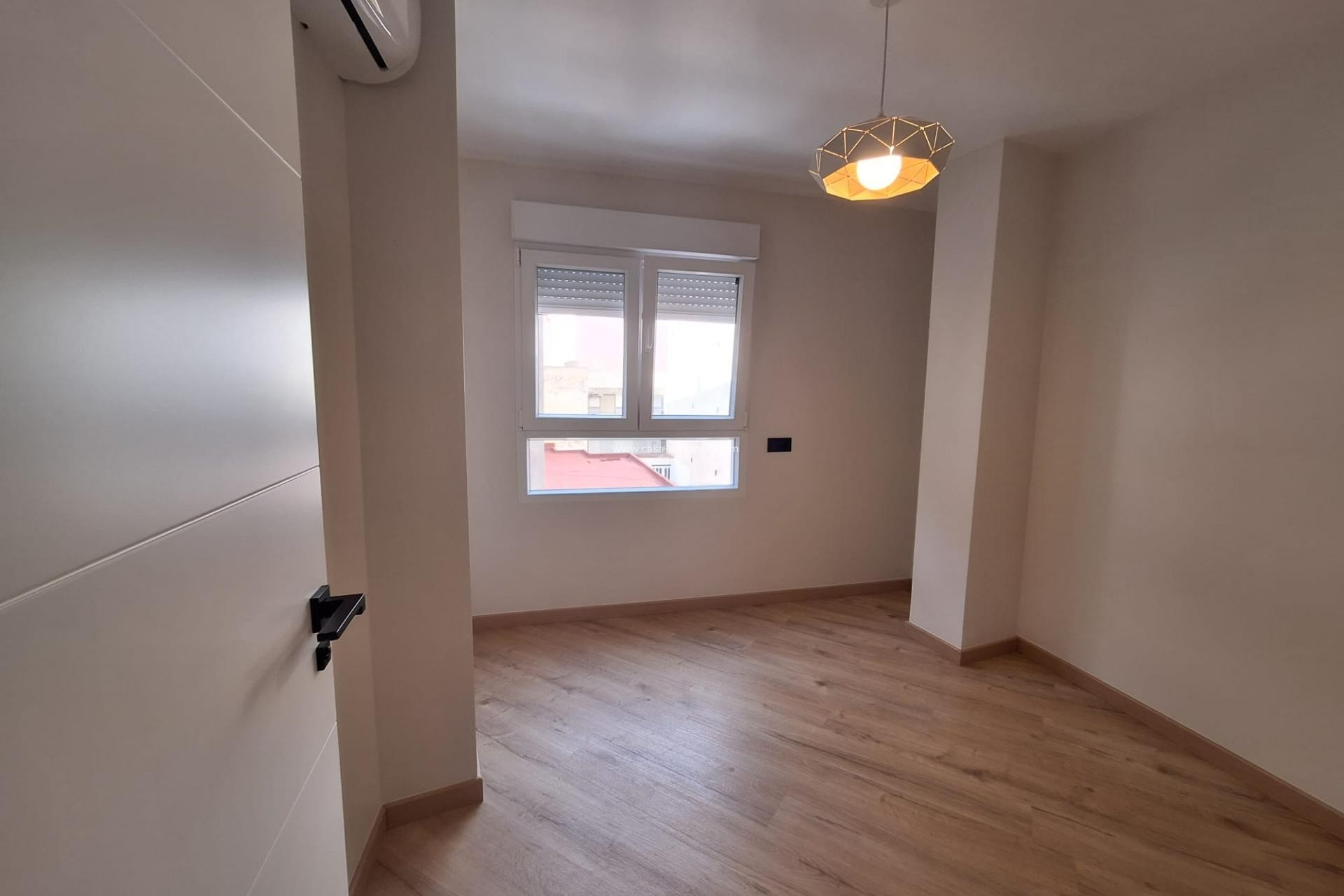 Herverkoop - Appartement / flat - Torrevieja - Playa de los Locos