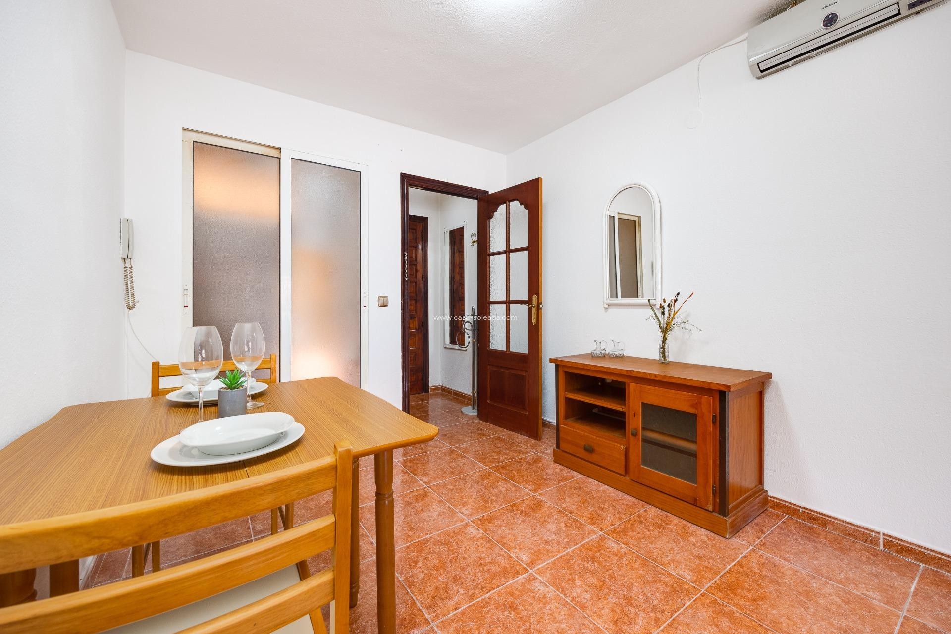 Herverkoop - Appartement / flat - Torrevieja - Playa De Los Naufragos