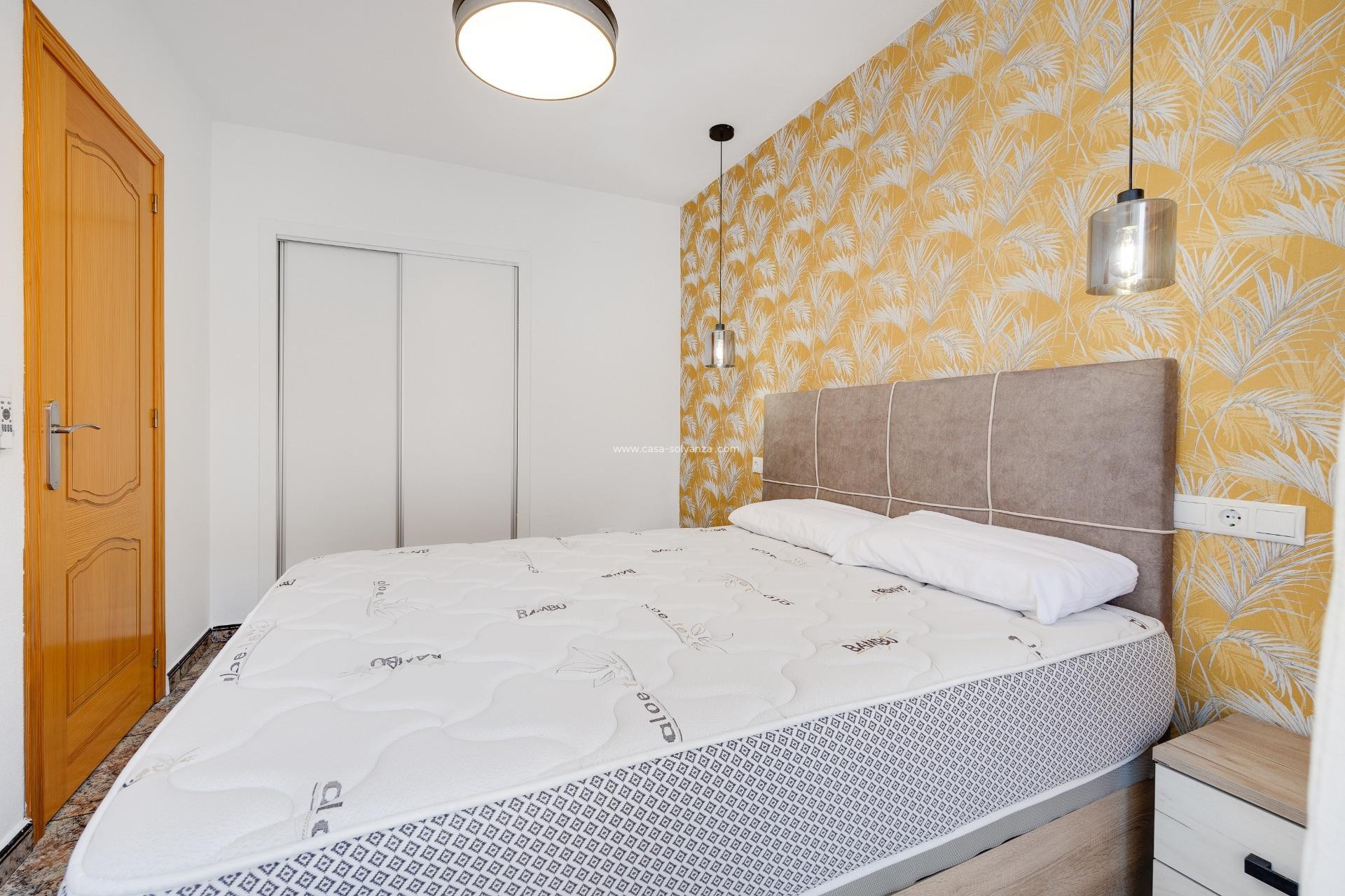 Herverkoop - Appartement / flat - Torrevieja - Playa De Los Naufragos