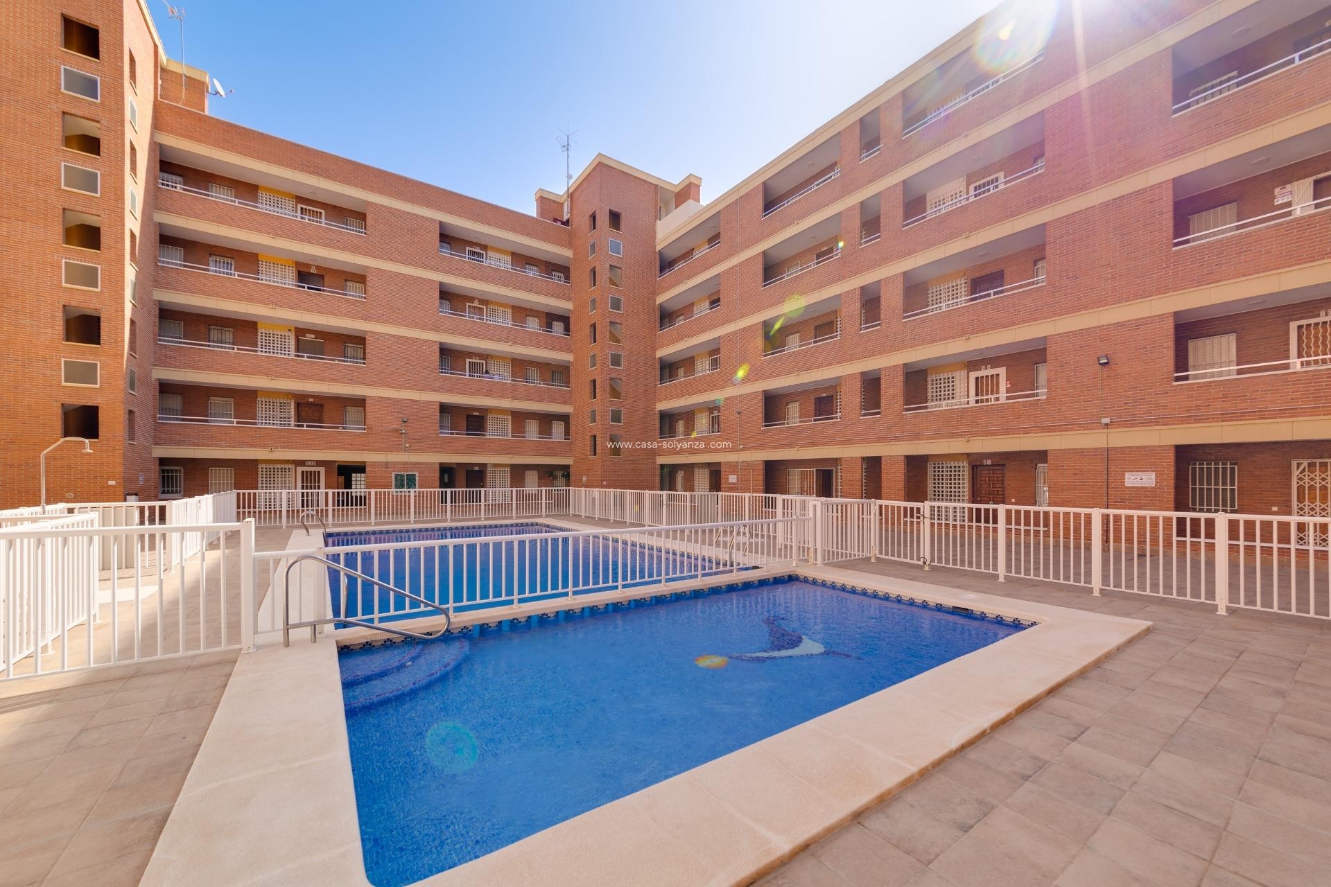 Herverkoop - Appartement / flat - Torrevieja - Playa De Los Naufragos