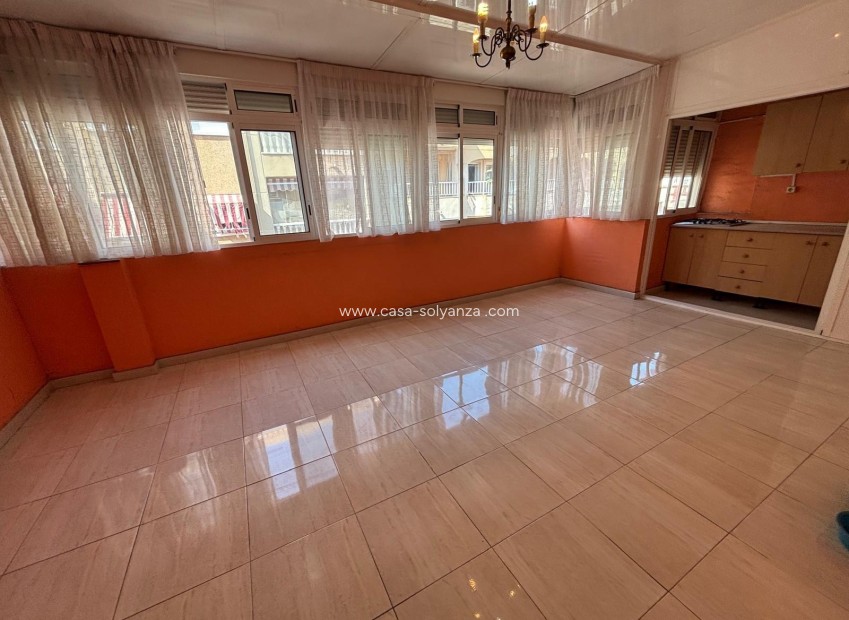 Herverkoop - Appartement / flat - Torrevieja - Playa De Los Naufragos