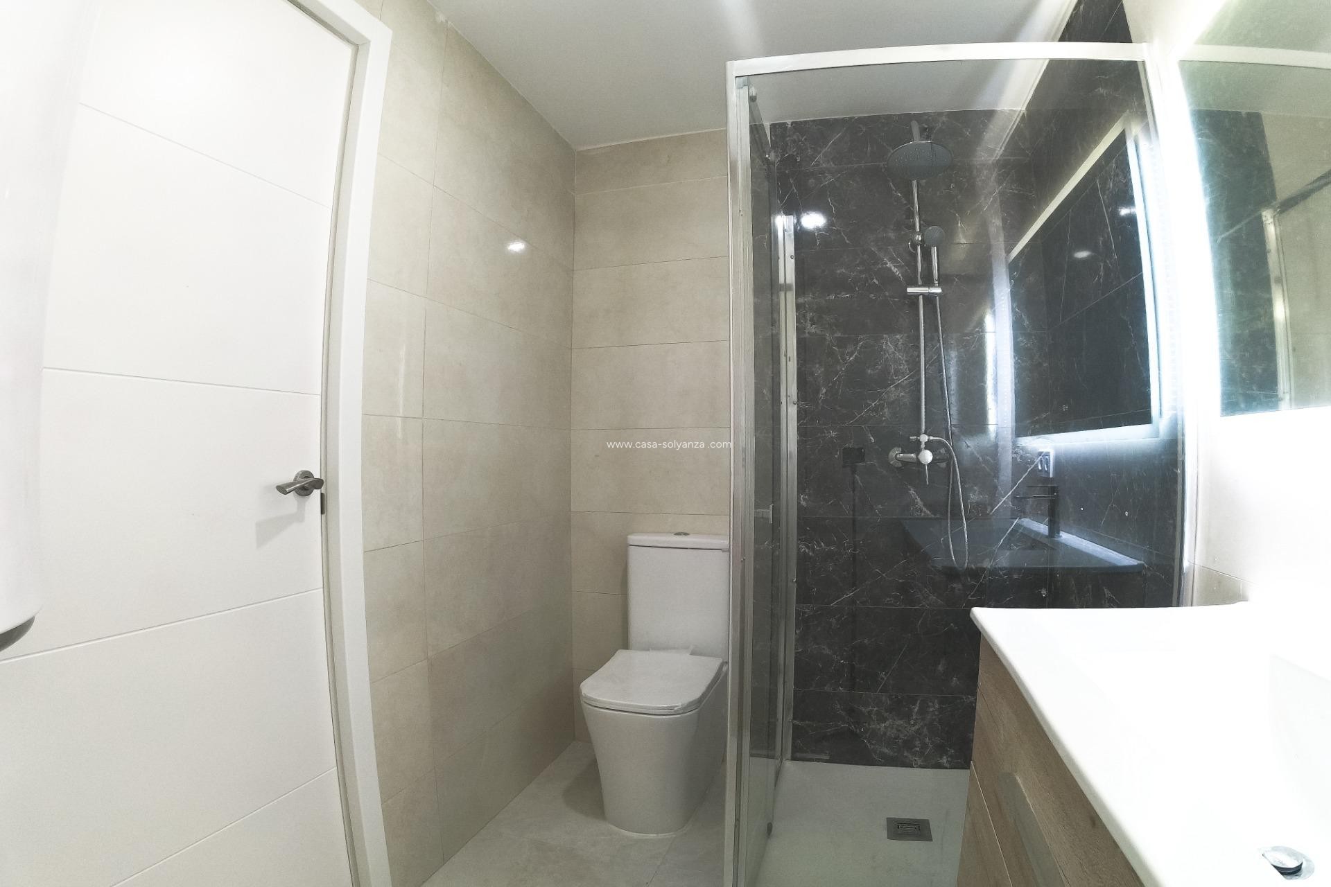 Herverkoop - Appartement / flat - Torrevieja - Playa De Los Naufragos