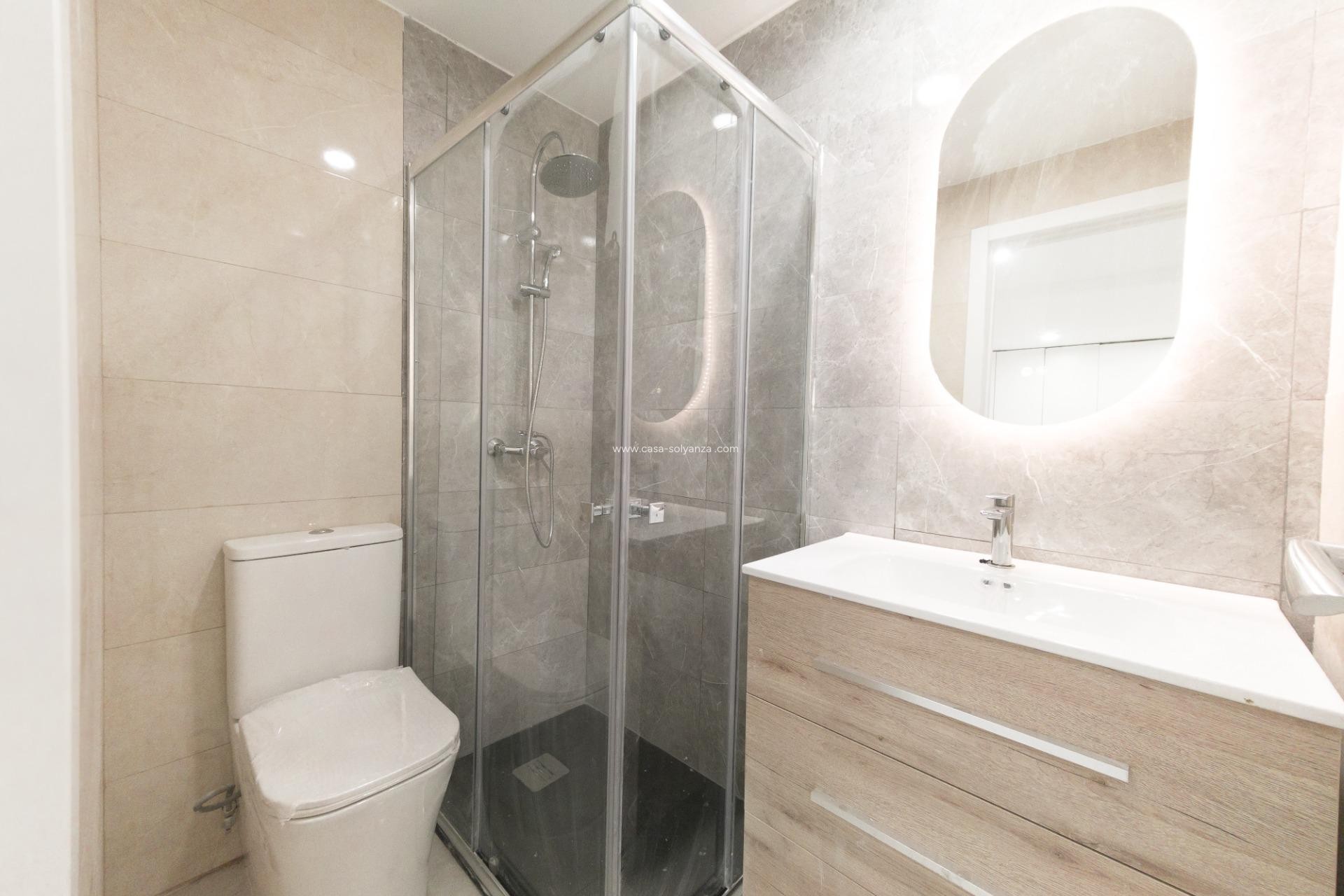 Herverkoop - Appartement / flat - Torrevieja - Playa De Los Naufragos