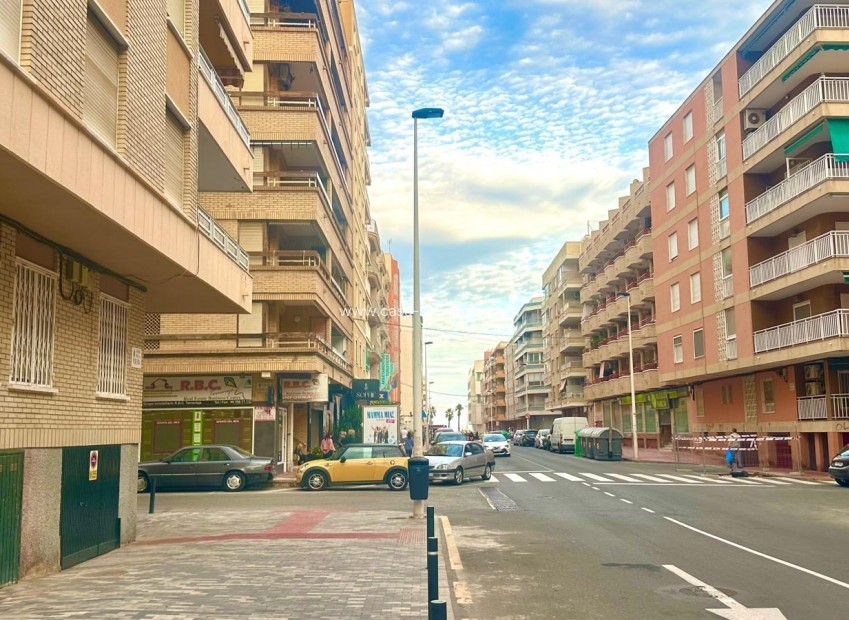 Herverkoop - Appartement / flat - Torrevieja - Playa del Cura