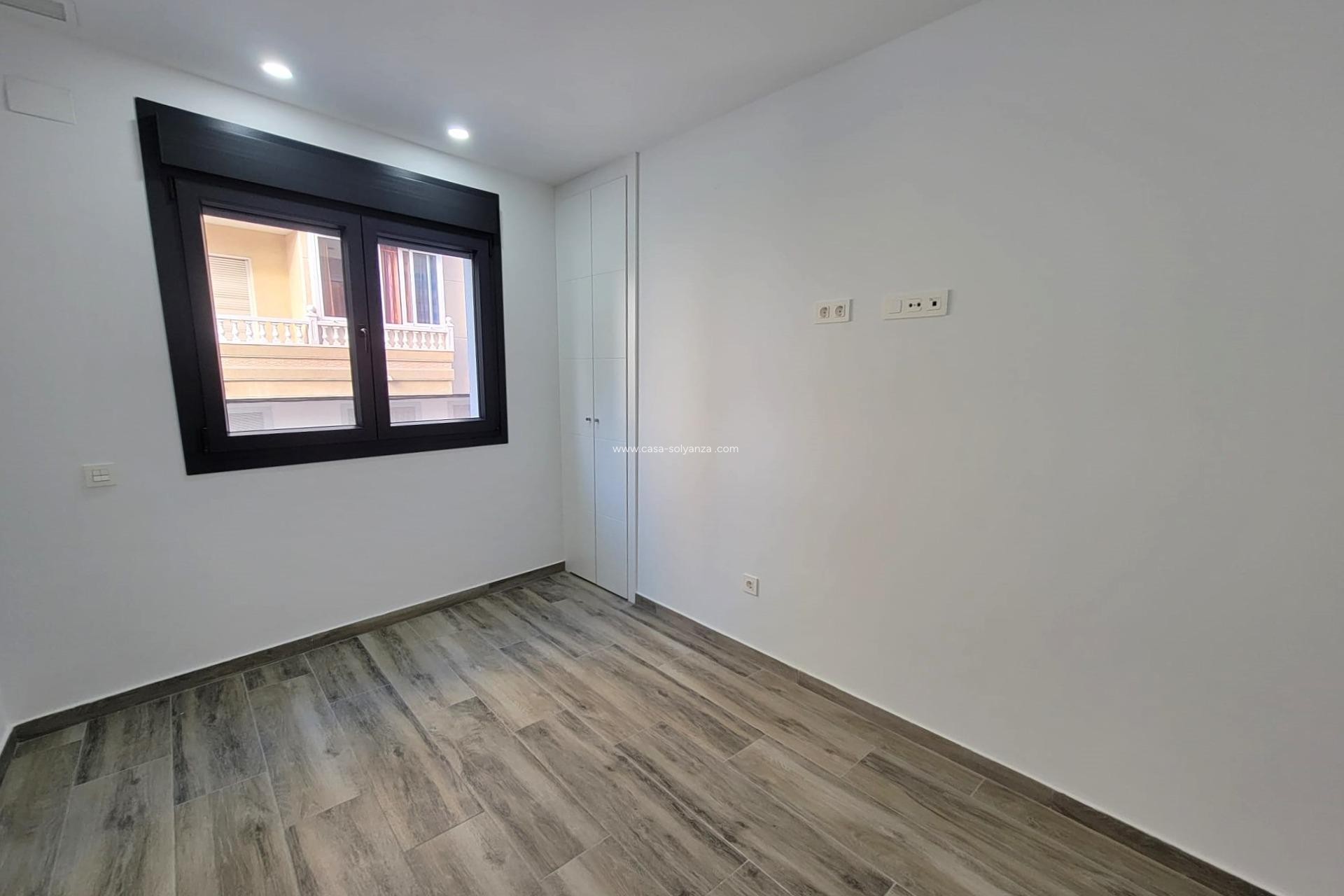 Herverkoop - Appartement / flat - Torrevieja - Playa del Cura
