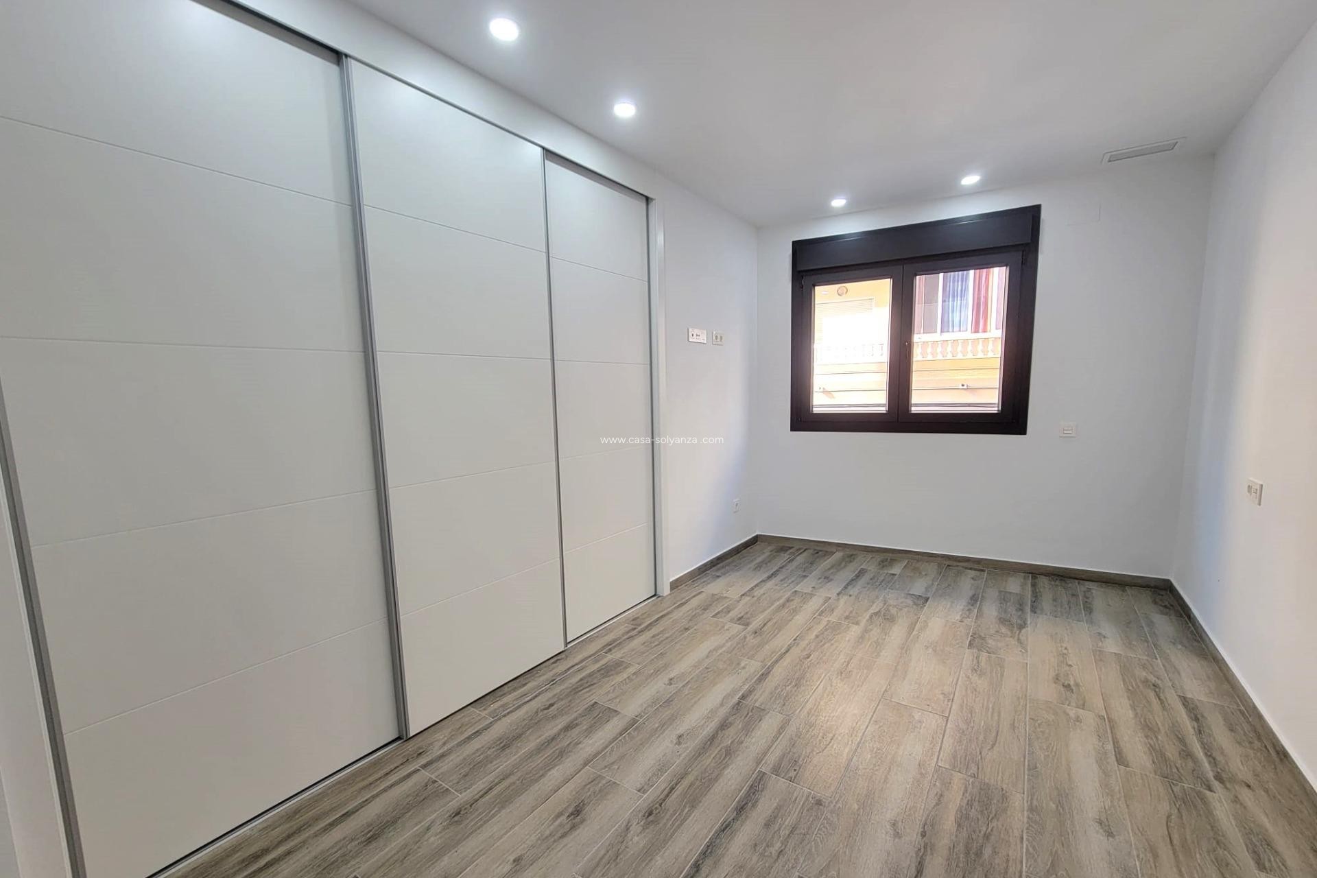 Herverkoop - Appartement / flat - Torrevieja - Playa del Cura