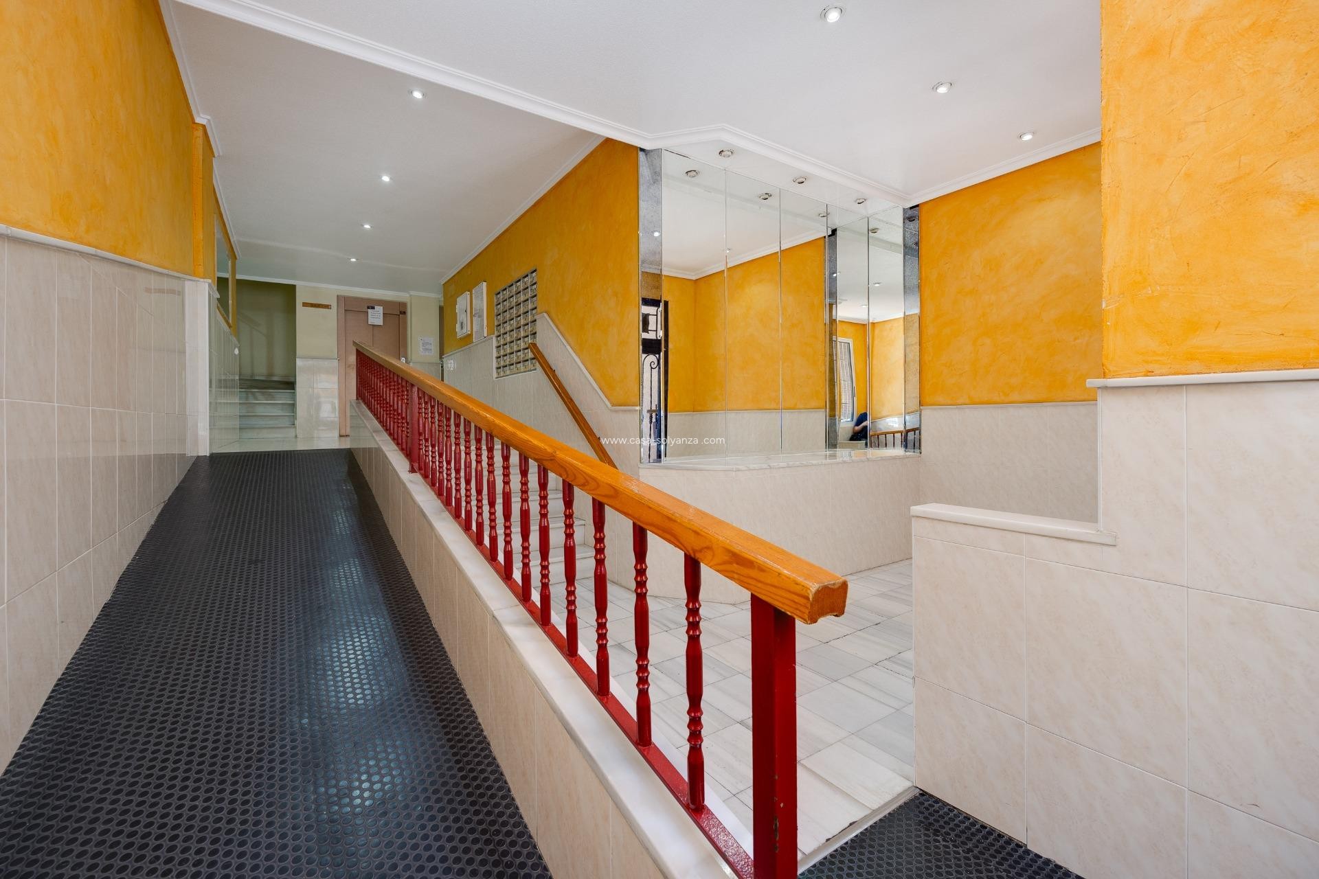 Herverkoop - Appartement / flat - Torrevieja - Playa del Cura