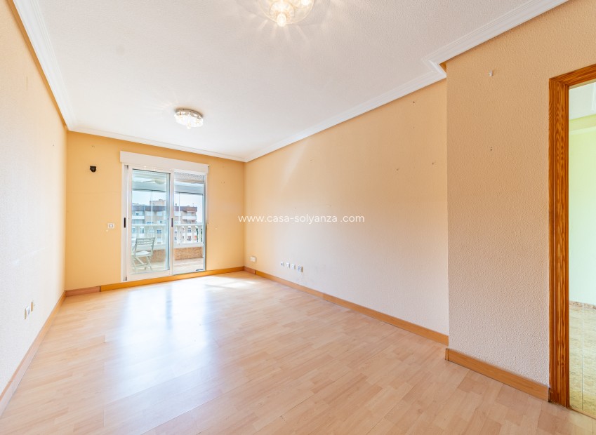 Herverkoop - Appartement / flat - Torrevieja - Puerto