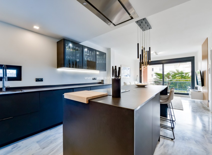 Herverkoop - Appartement / flat - Villajoyosa - La Cala