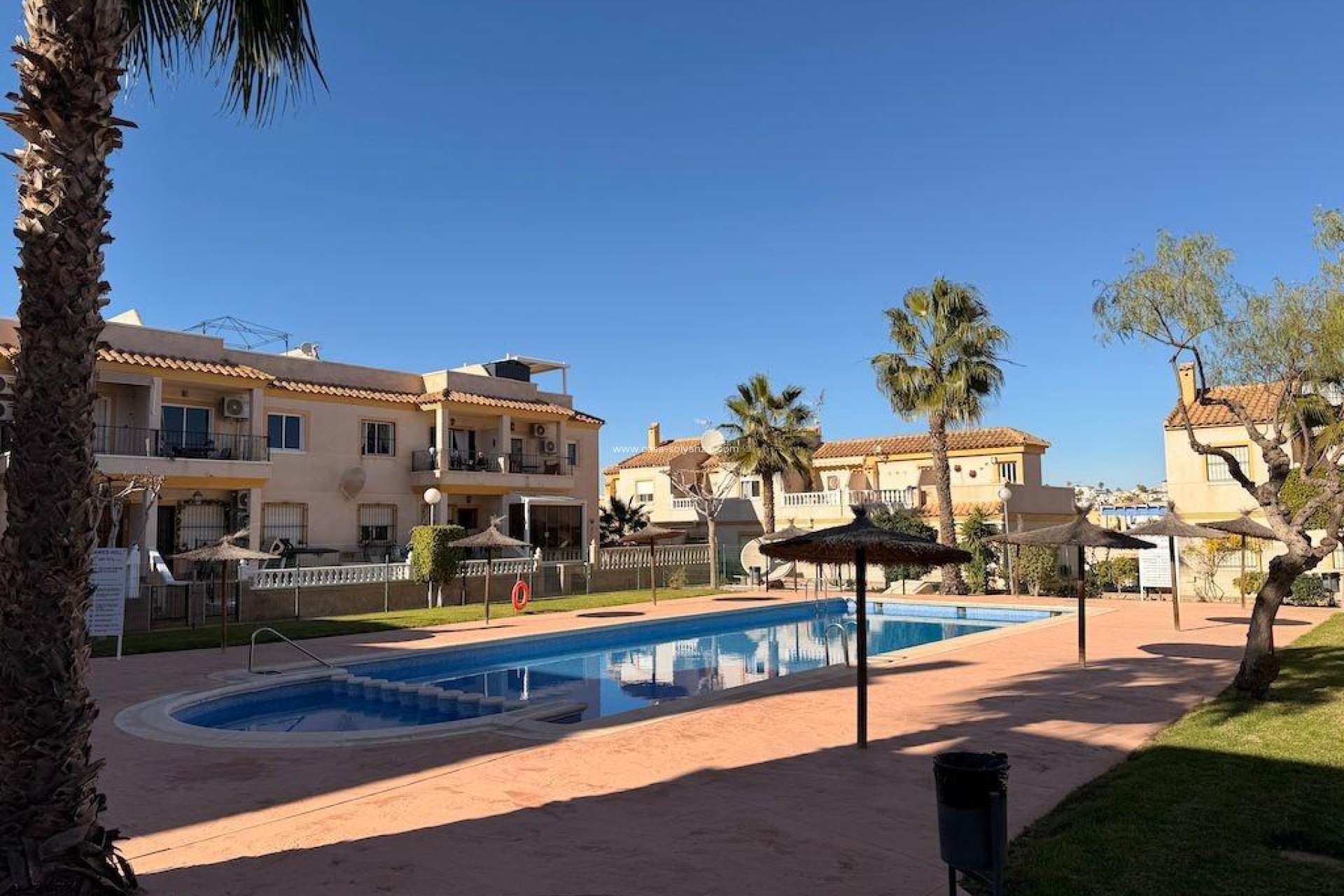 Herverkoop - Bungalow - Orihuela Costa - Las Filipinas