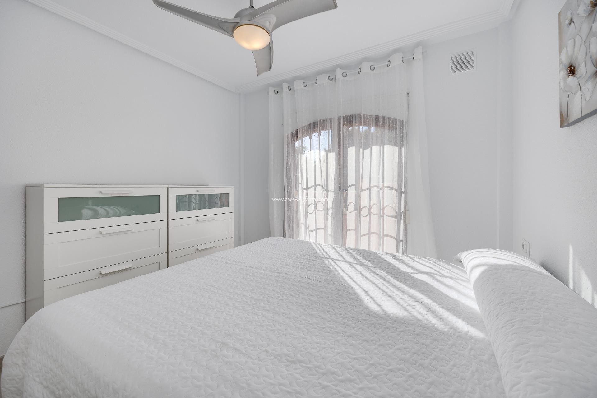 Herverkoop - Bungalow - Torrevieja - Aguas nuevas