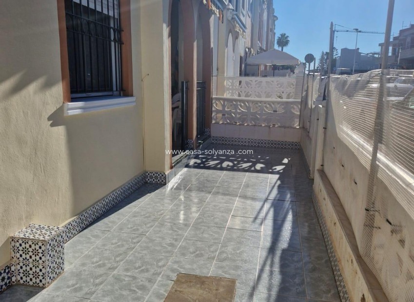 Herverkoop - Bungalow - Torrevieja - Playa De Los Naufragos