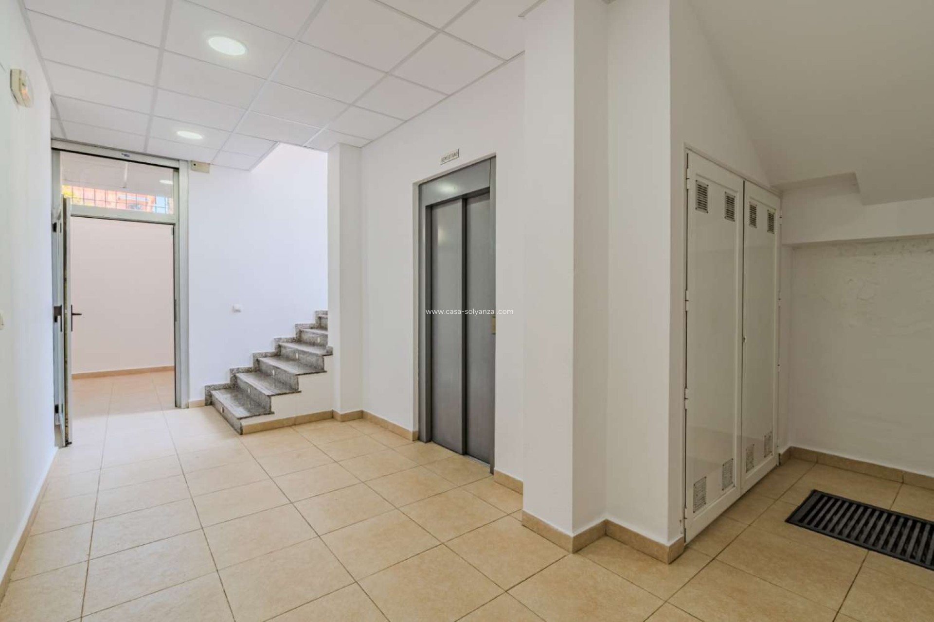 Herverkoop - Business local - Torrevieja - Antonio Machado