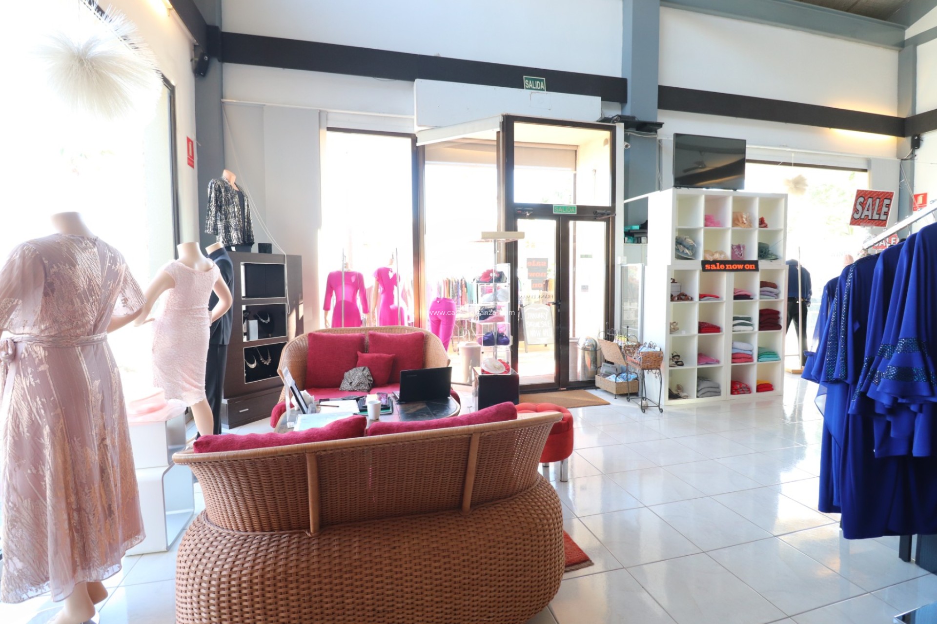 Herverkoop - Commercial (Leasehold) - Algorfa - La Finca Golf Resort
