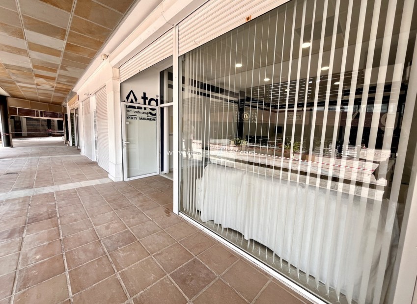 Herverkoop - Commercial Property - Orihuela - Playa Flamenca