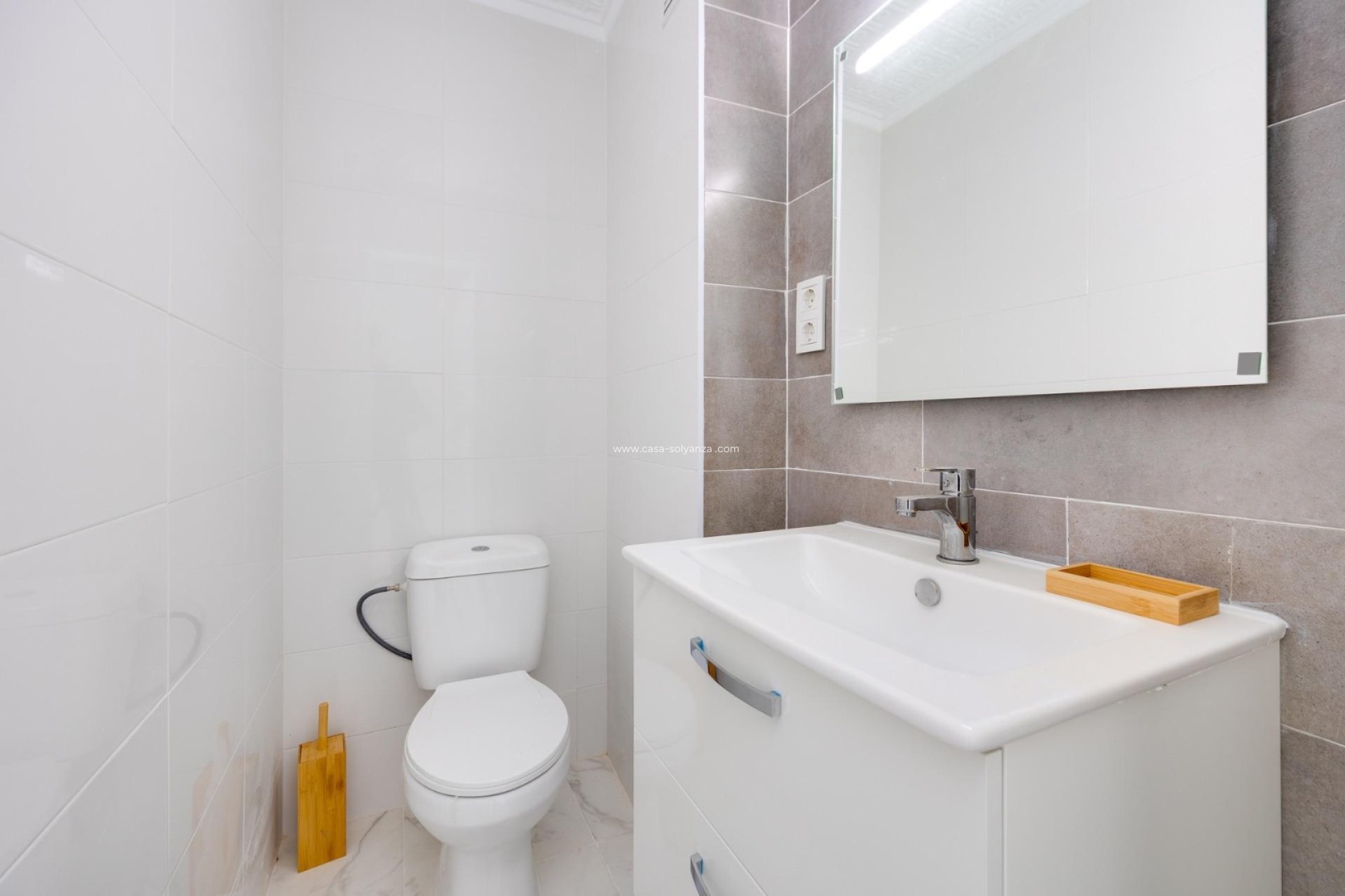 Herverkoop - Flat - Torrevieja - Acequion