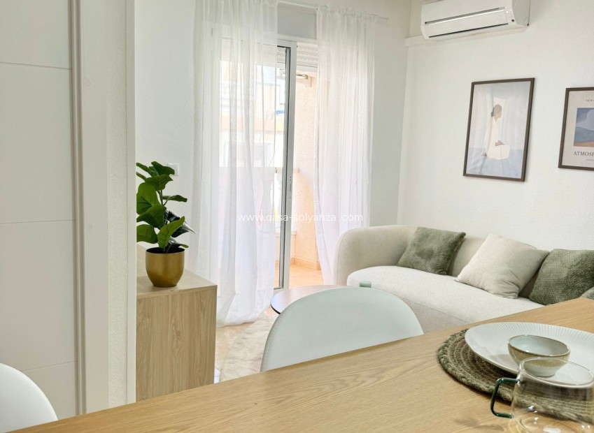 Herverkoop - Flat - Torrevieja - Playa de los Locos