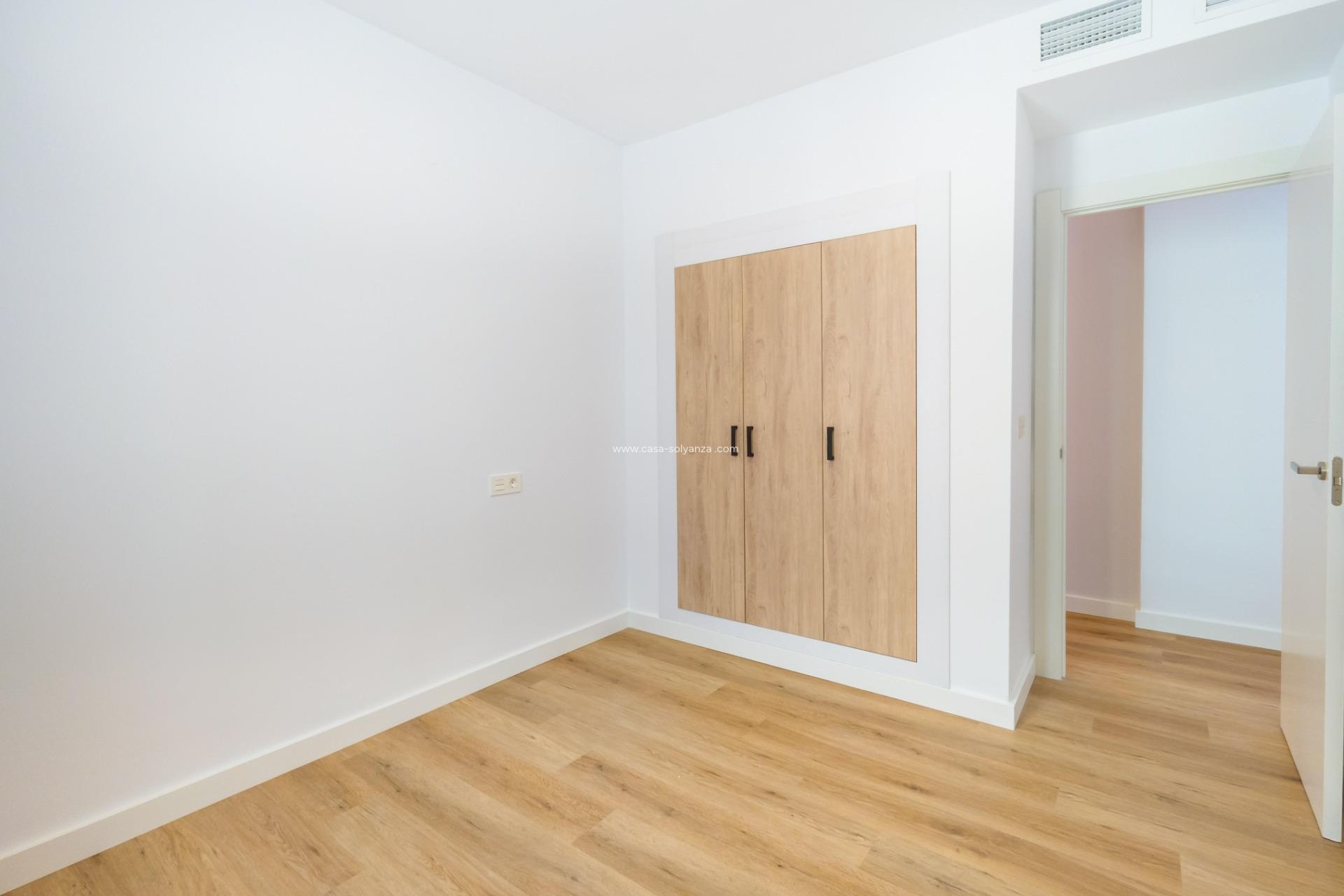 Herverkoop - Flat - Torrevieja - Playa del Cura