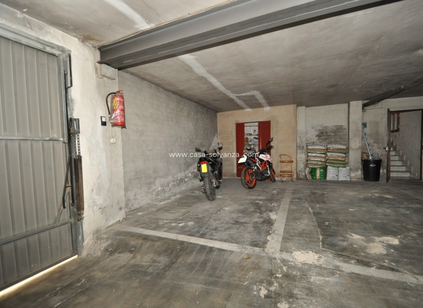 Herverkoop - Garage - Pinoso - Inland