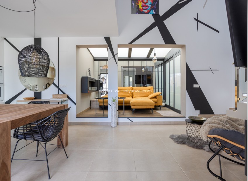 Herverkoop - Herenhuis - Benijofar