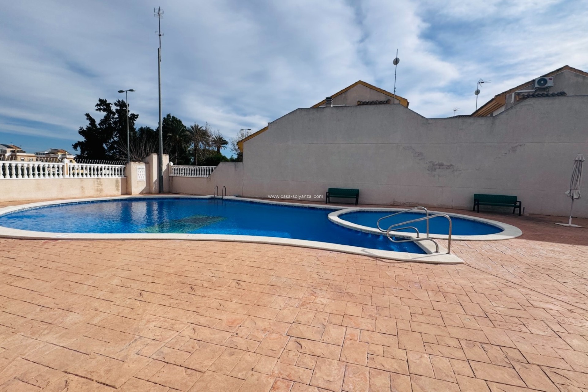 Herverkoop - Herenhuis - Daya Nueva