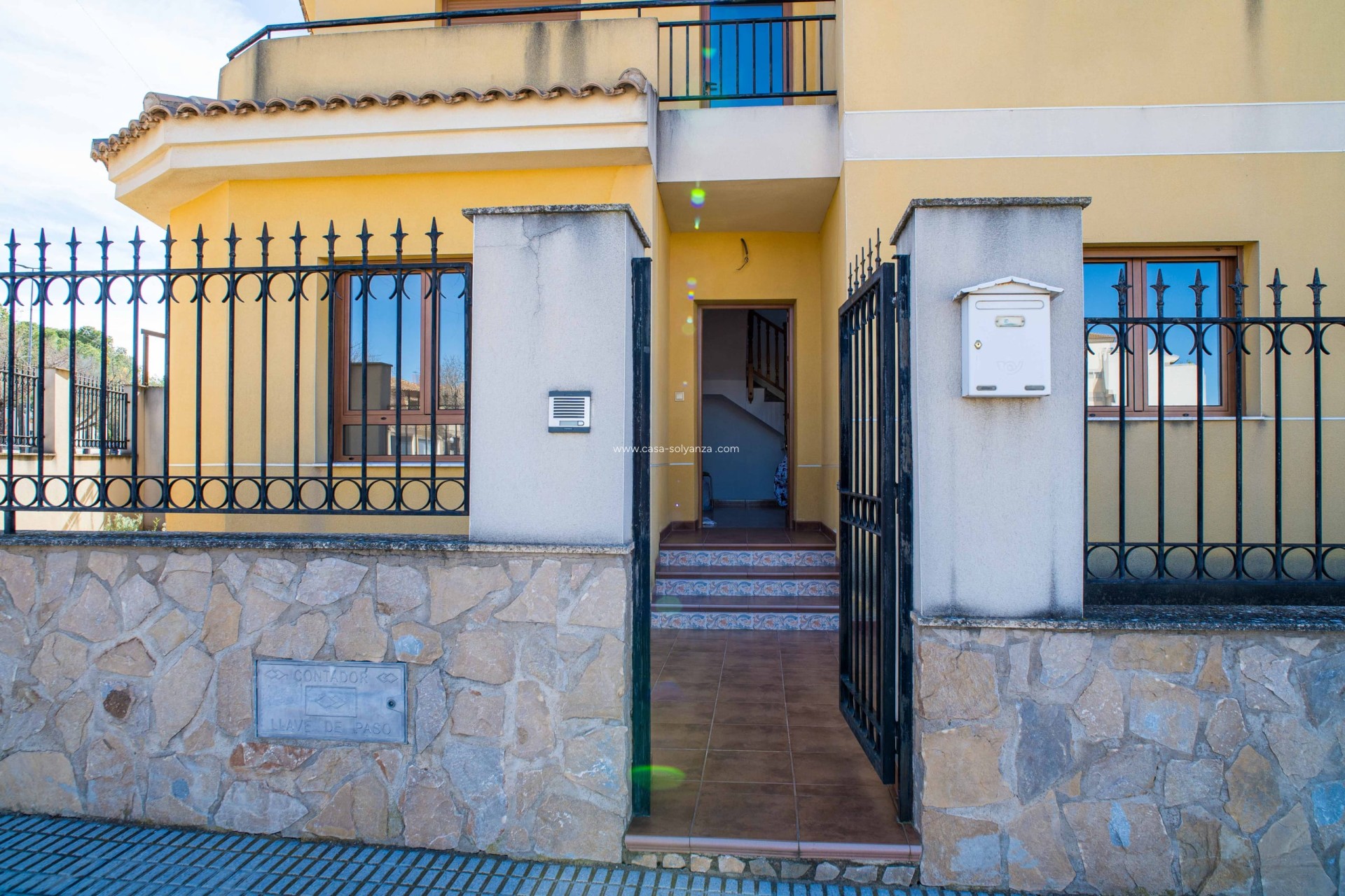 Herverkoop - Herenhuis - Pinoso - Calle Dalias 1