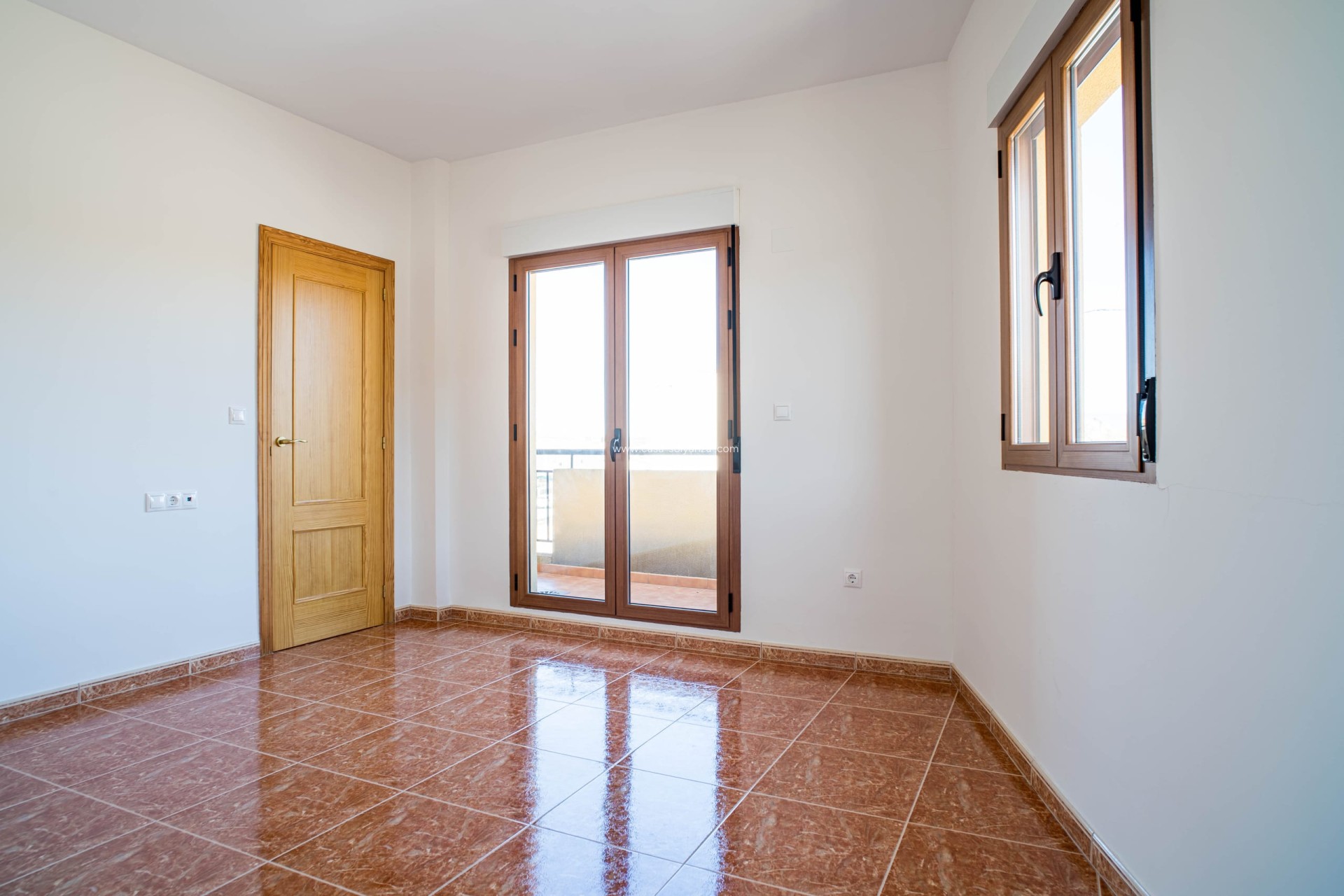 Herverkoop - Herenhuis - Pinoso - Calle Dalias 1