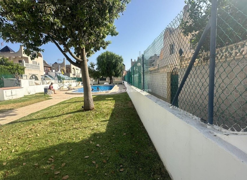 Herverkoop - Herenhuis - Torrevieja - Carrefour
