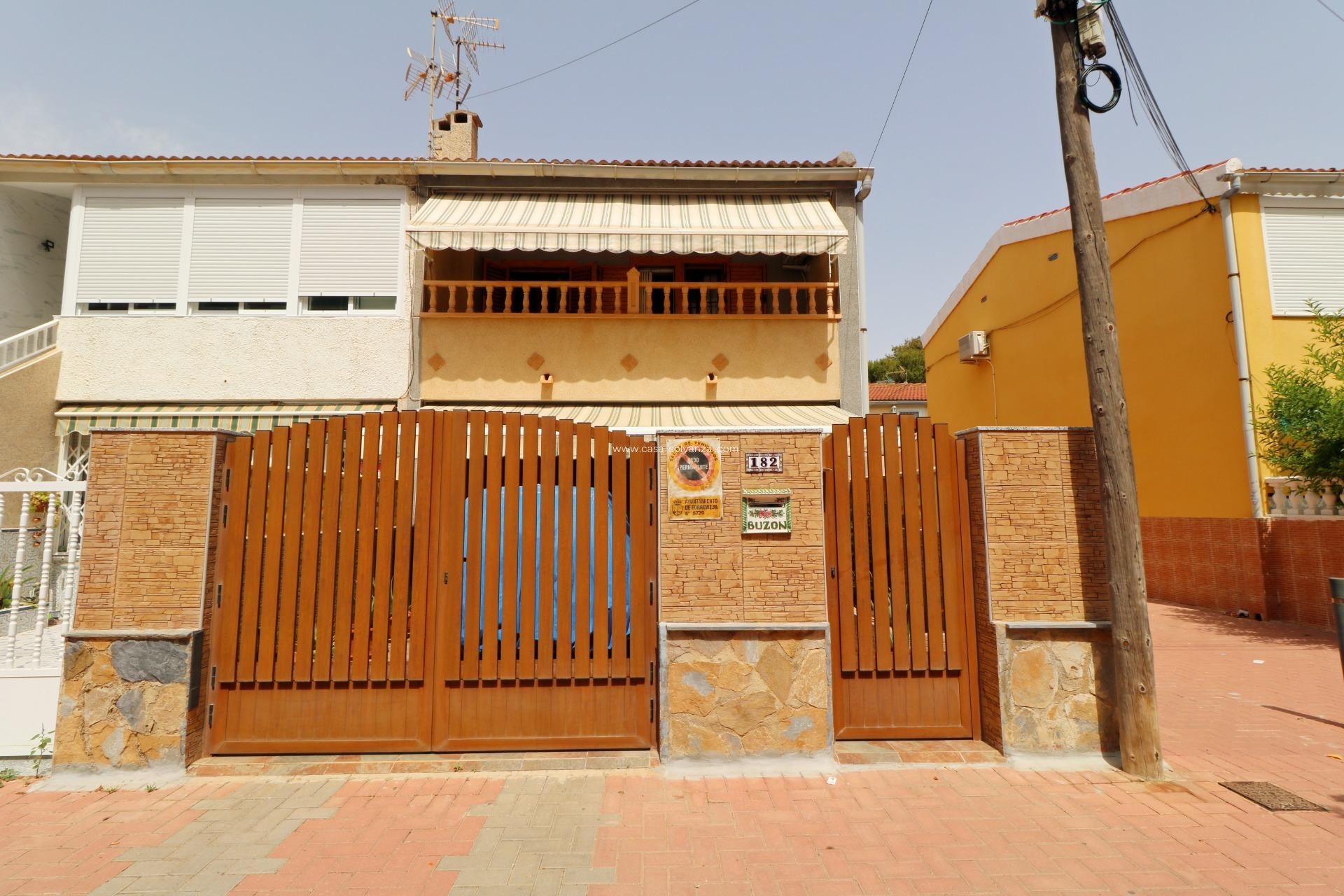Herverkoop - Herenhuis - Torrevieja - Playa De Los Naufragos