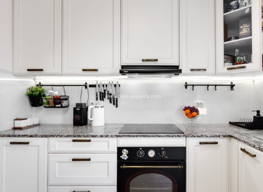 Herverkoop - Herenhuis - Torrevieja