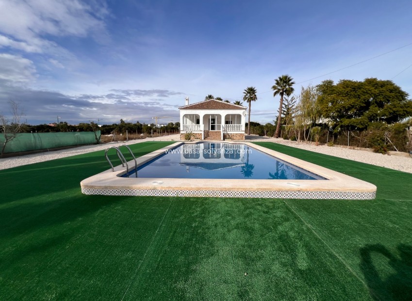 Herverkoop - Independent villa - Dolores