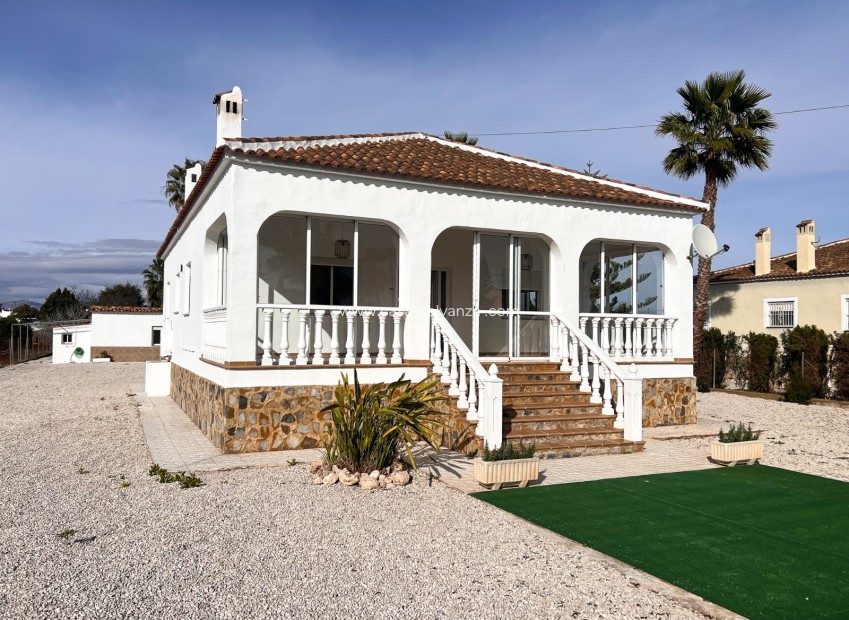 Herverkoop - Independent villa - Dolores