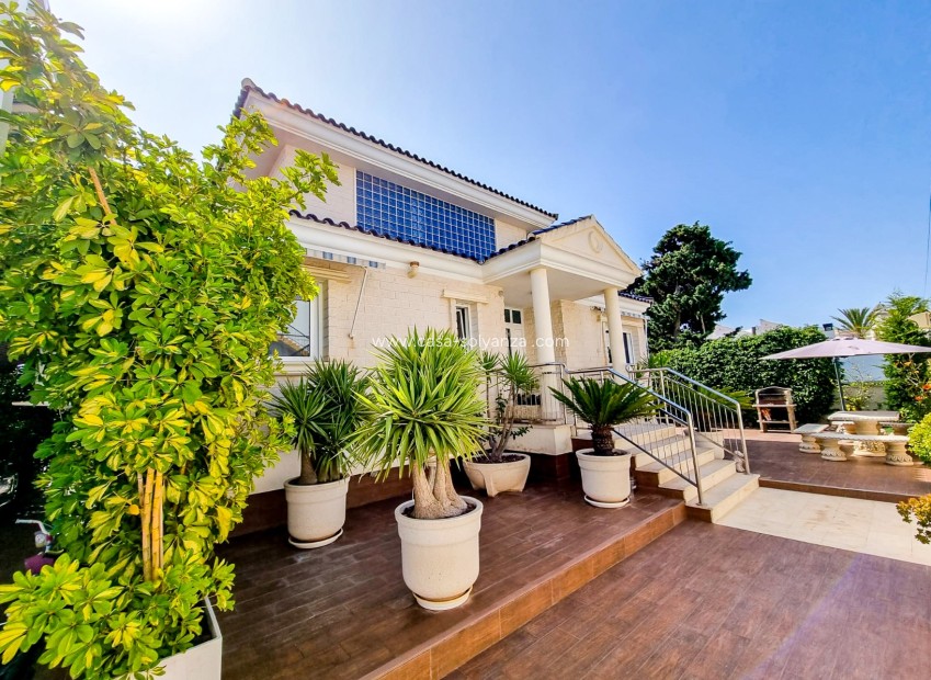 Herverkoop - Independent villa - Torrevieja - La Mata
