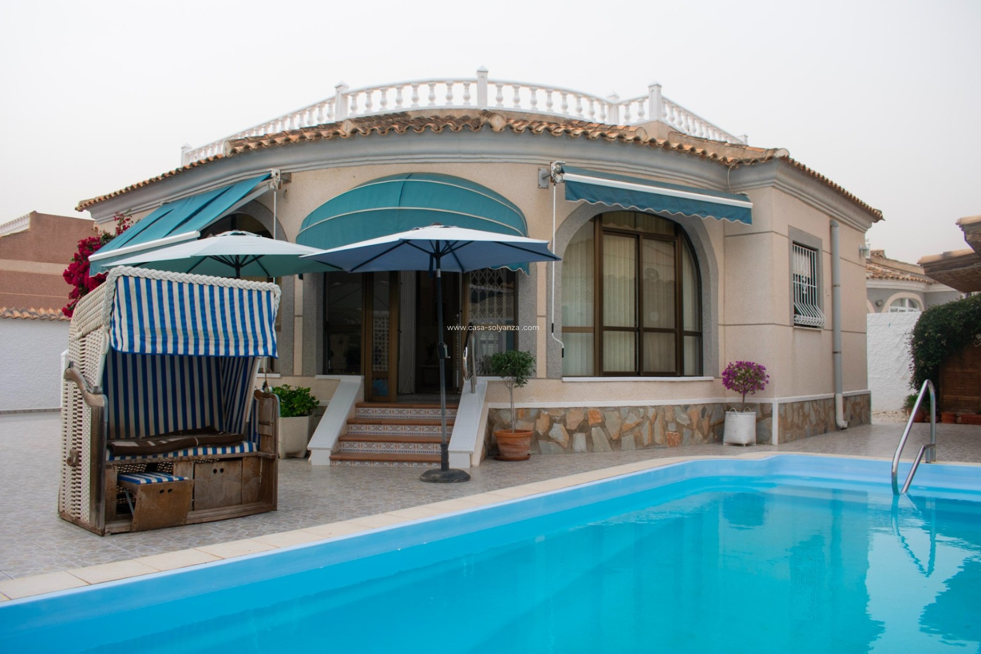 Herverkoop - Independent villa - Torrevieja