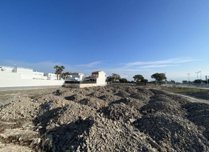 Herverkoop - Land - Dolores - Costa Blanca