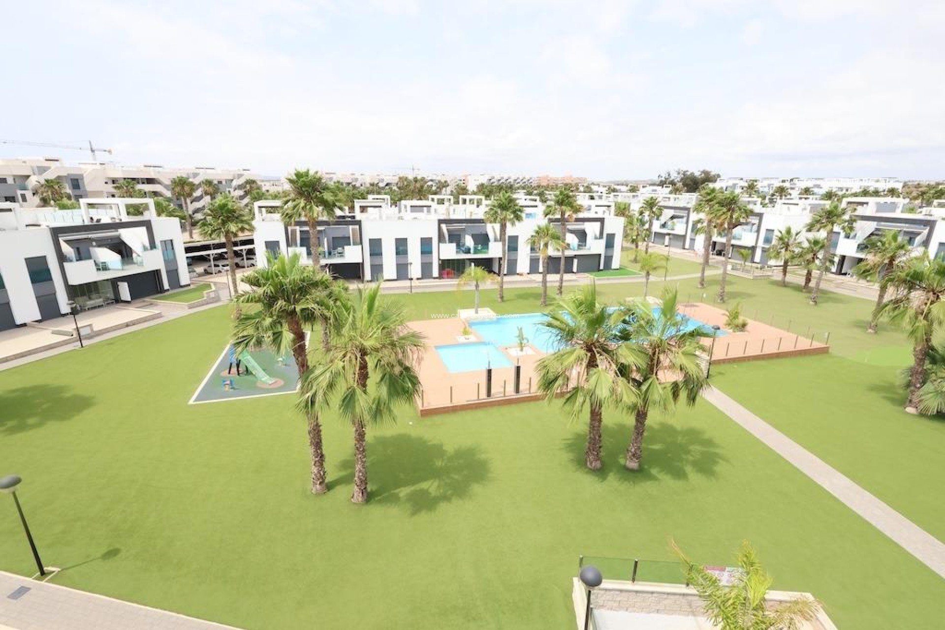 Herverkoop - Upper floor bungalow - Guardamar del Segura - El Raso