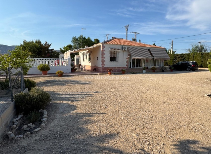 Herverkoop - Villa - Albatera - Partida Lomas