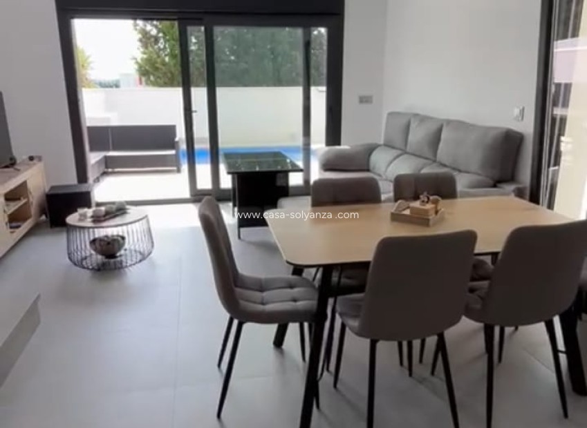 Herverkoop - Villa - Daya Nueva