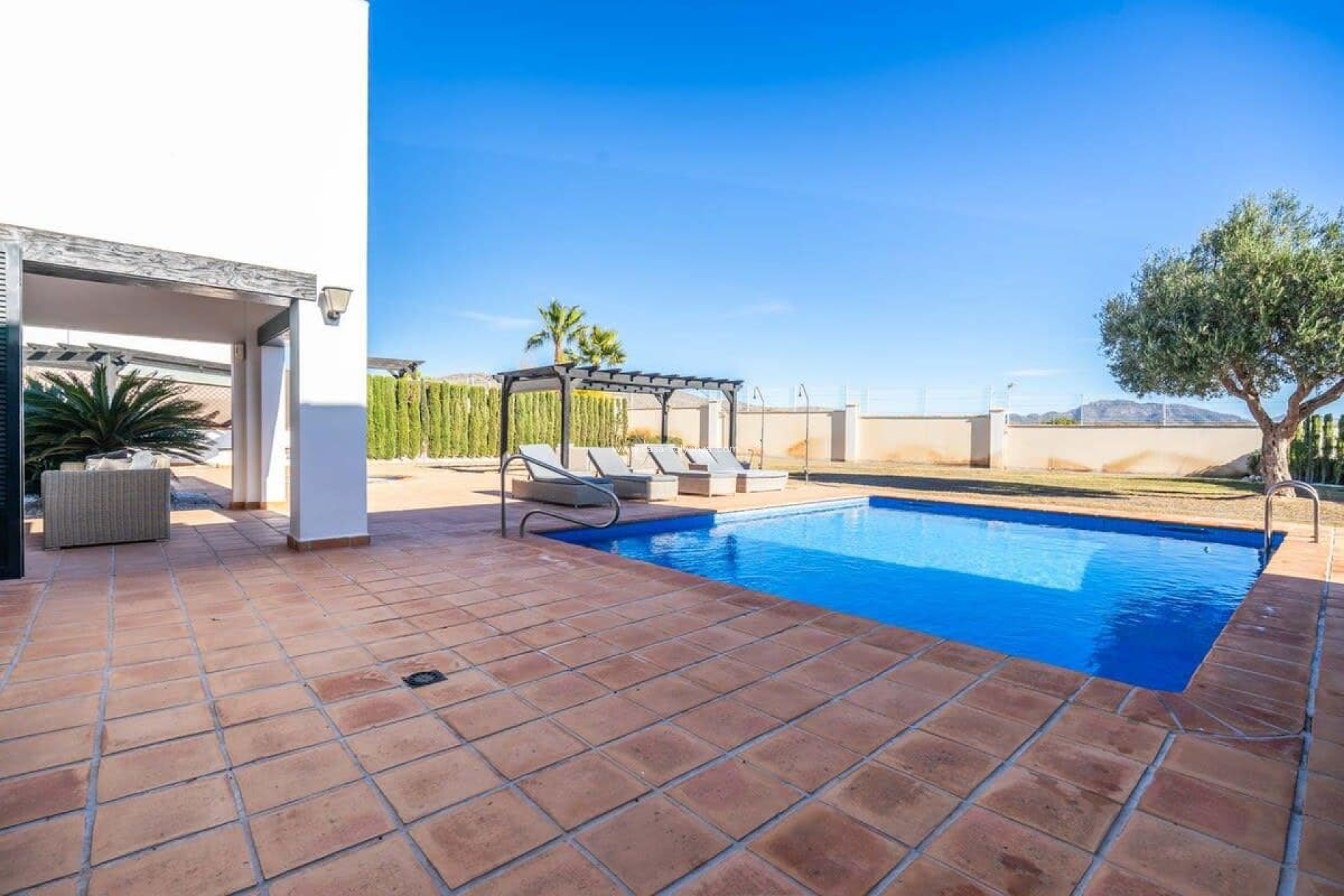 Herverkoop - Villa - El Valle Golf Resort - Inland