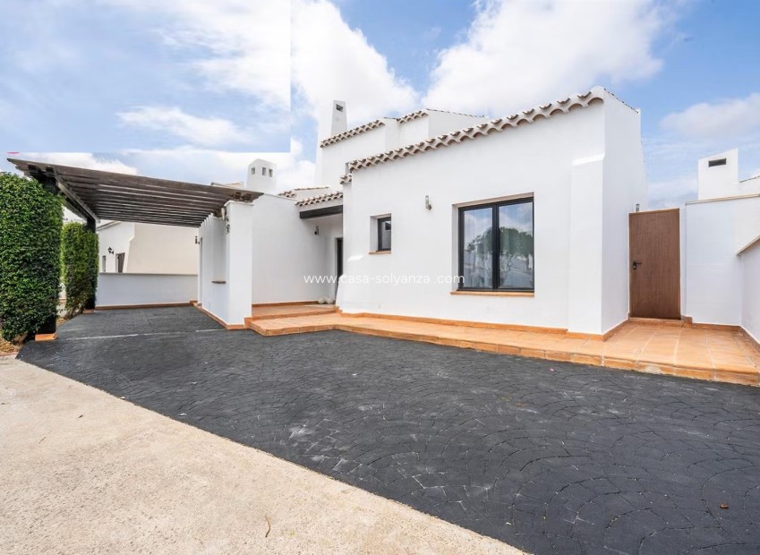 Herverkoop - Villa - El Valle Golf Resort - Inland