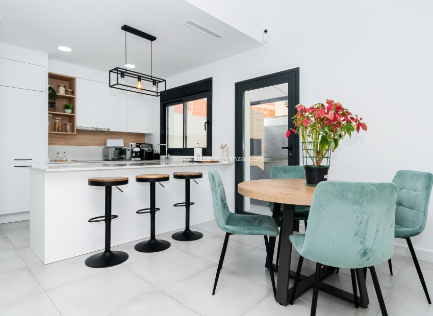 Herverkoop - Villa - Los Montesinos