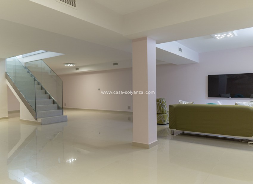 Herverkoop - Villa - Orihuela Costa - 0