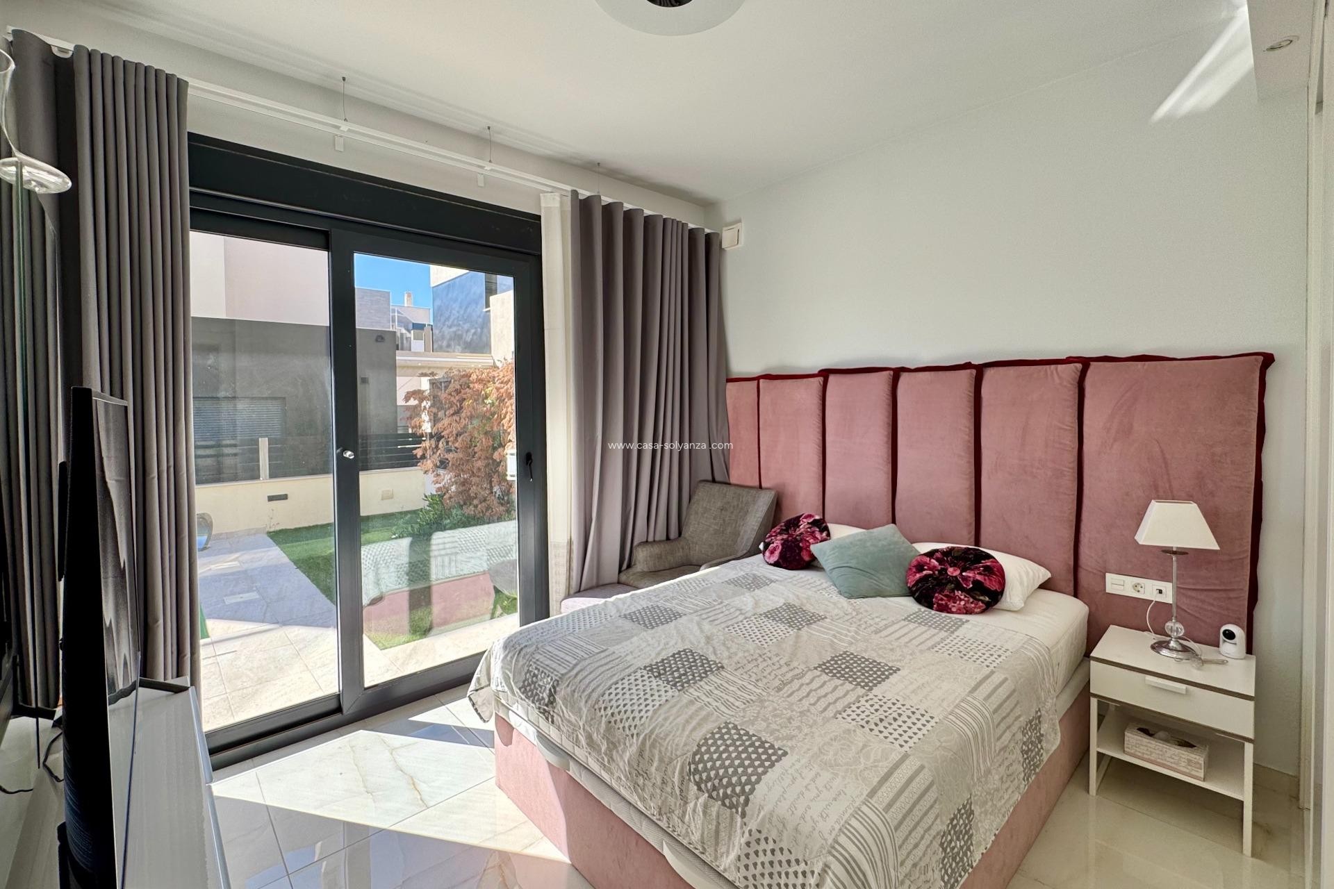 Herverkoop - Villa - Orihuela Costa - Lomas de Cabo Roig